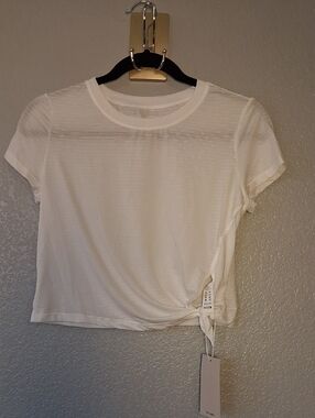 HALARA White Short-Sleeve Tie-Knot Crop Tee